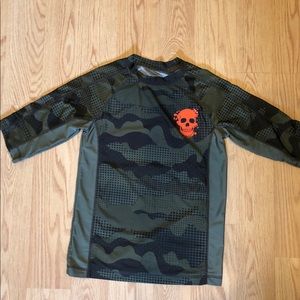 Boys camo Large Rash guard